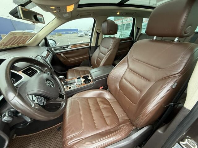 Коричневый Фольксваген Туарег, объемом двигателя 3 л и пробегом 213 тыс. км за 18000 $, фото 17 на Automoto.ua