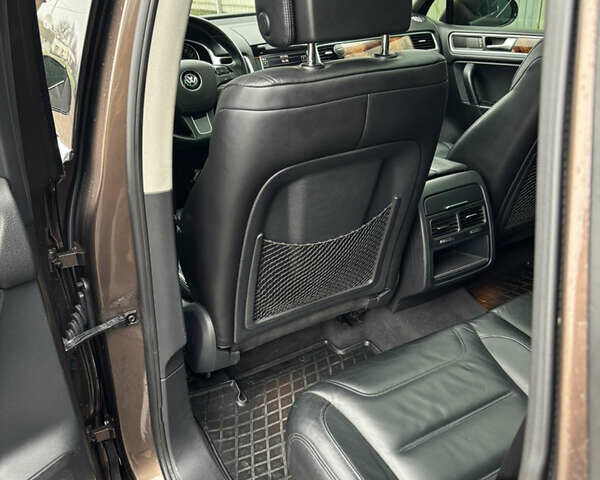 Коричневый Фольксваген Туарег, объемом двигателя 3 л и пробегом 204 тыс. км за 17400 $, фото 12 на Automoto.ua