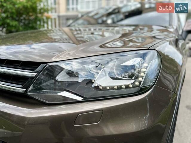 Коричневый Фольксваген Туарег, объемом двигателя 4.13 л и пробегом 294 тыс. км за 16999 $, фото 14 на Automoto.ua