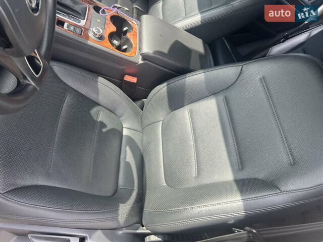 Коричневый Фольксваген Туарег, объемом двигателя 2.97 л и пробегом 284 тыс. км за 14300 $, фото 6 на Automoto.ua