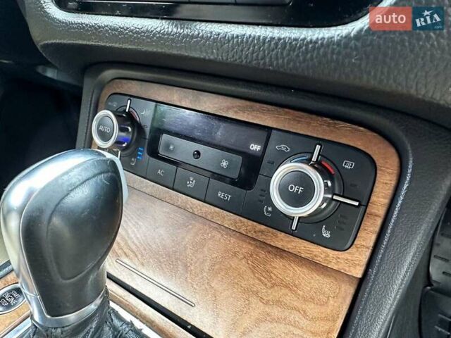 Коричневый Фольксваген Туарег, объемом двигателя 4.13 л и пробегом 294 тыс. км за 16999 $, фото 21 на Automoto.ua