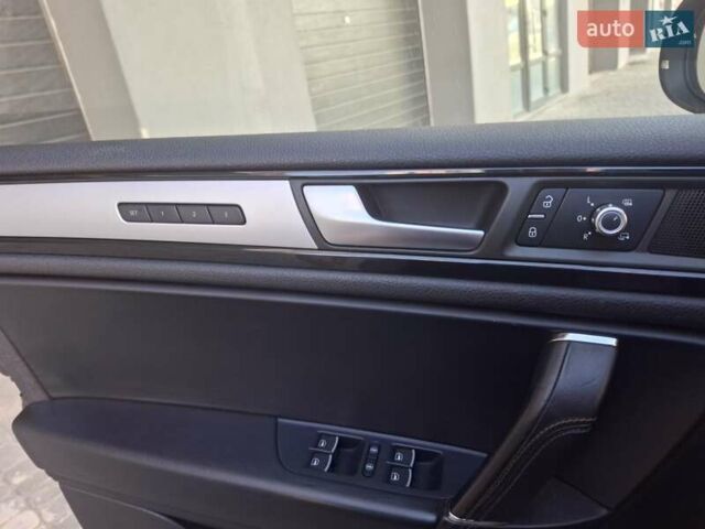 Коричневый Фольксваген Туарег, объемом двигателя 2.97 л и пробегом 295 тыс. км за 21499 $, фото 30 на Automoto.ua