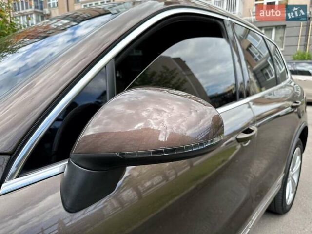 Коричневый Фольксваген Туарег, объемом двигателя 4.13 л и пробегом 294 тыс. км за 16999 $, фото 12 на Automoto.ua