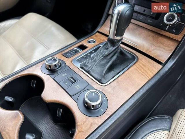 Коричневый Фольксваген Туарег, объемом двигателя 4.13 л и пробегом 294 тыс. км за 16999 $, фото 20 на Automoto.ua