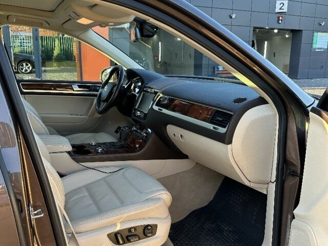 Коричневий Фольксваген Туарег, об'ємом двигуна 3 л та пробігом 278 тис. км за 18000 $, фото 5 на Automoto.ua