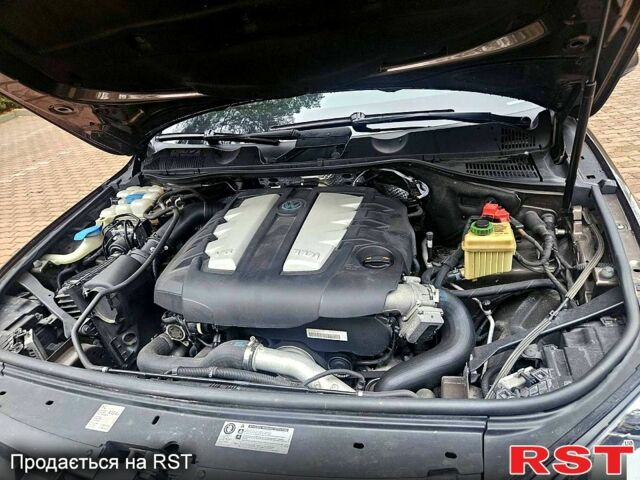 Коричневый Фольксваген Туарег, объемом двигателя 3 л и пробегом 152 тыс. км за 24000 $, фото 3 на Automoto.ua