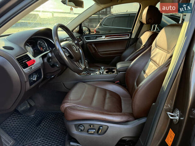 Коричневый Фольксваген Туарег, объемом двигателя 2.97 л и пробегом 151 тыс. км за 24990 $, фото 12 на Automoto.ua