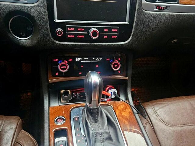 Коричневий Фольксваген Туарег, об'ємом двигуна 3 л та пробігом 152 тис. км за 24000 $, фото 8 на Automoto.ua