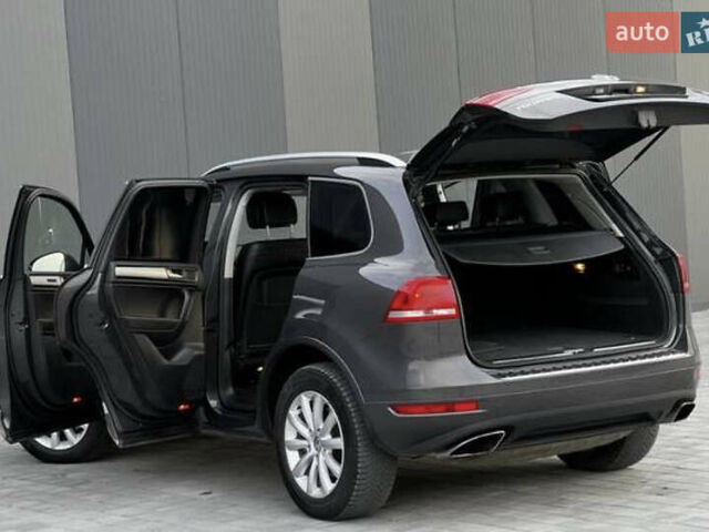 Коричневий Фольксваген Туарег, об'ємом двигуна 2.97 л та пробігом 272 тис. км за 17000 $, фото 3 на Automoto.ua