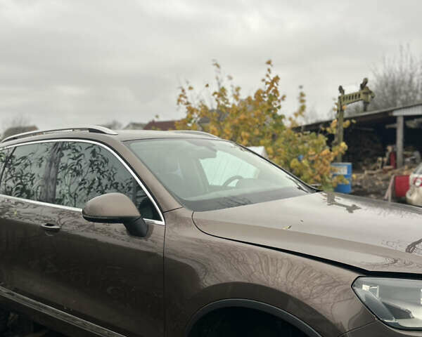 Коричневый Фольксваген Туарег, объемом двигателя 2.97 л и пробегом 300 тыс. км за 11000 $, фото 2 на Automoto.ua