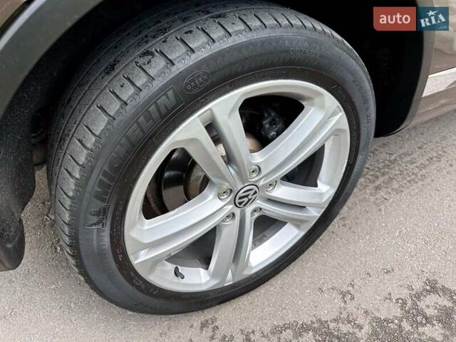 Коричневый Фольксваген Туарег, объемом двигателя 4.13 л и пробегом 294 тыс. км за 16999 $, фото 42 на Automoto.ua