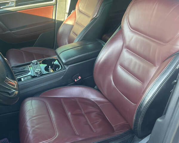 Коричневий Фольксваген Туарег, об'ємом двигуна 4.2 л та пробігом 313 тис. км за 21000 $, фото 5 на Automoto.ua