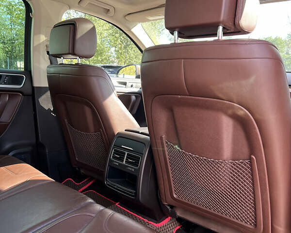 Коричневий Фольксваген Туарег, об'ємом двигуна 3 л та пробігом 251 тис. км за 20900 $, фото 18 на Automoto.ua