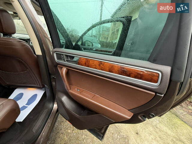 Коричневый Фольксваген Туарег, объемом двигателя 3 л и пробегом 225 тыс. км за 17999 $, фото 50 на Automoto.ua