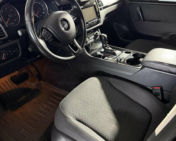 Коричневый Фольксваген Туарег, объемом двигателя 2.97 л и пробегом 174 тыс. км за 18500 $, фото 10 на Automoto.ua