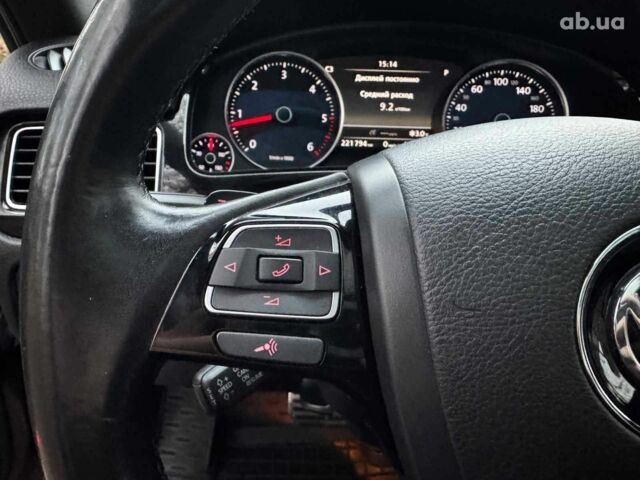 Коричневий Фольксваген Туарег, об'ємом двигуна 3 л та пробігом 296 тис. км за 19390 $, фото 16 на Automoto.ua