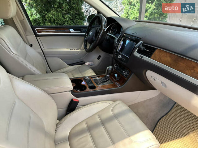 Коричневий Фольксваген Туарег, об'ємом двигуна 3 л та пробігом 280 тис. км за 16500 $, фото 15 на Automoto.ua