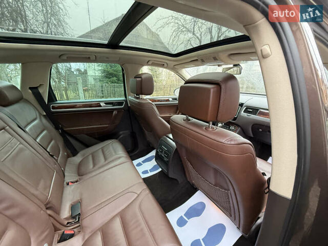 Коричневый Фольксваген Туарег, объемом двигателя 3 л и пробегом 225 тыс. км за 17999 $, фото 51 на Automoto.ua