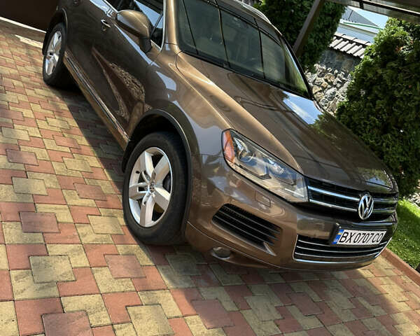 Коричневий Фольксваген Туарег, об'ємом двигуна 3 л та пробігом 280 тис. км за 16500 $, фото 9 на Automoto.ua