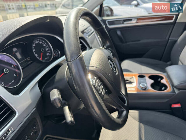 Коричневый Фольксваген Туарег, объемом двигателя 2.97 л и пробегом 214 тыс. км за 17490 $, фото 16 на Automoto.ua