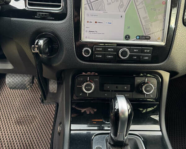 Коричневий Фольксваген Туарег, об'ємом двигуна 3 л та пробігом 550 тис. км за 14100 $, фото 9 на Automoto.ua