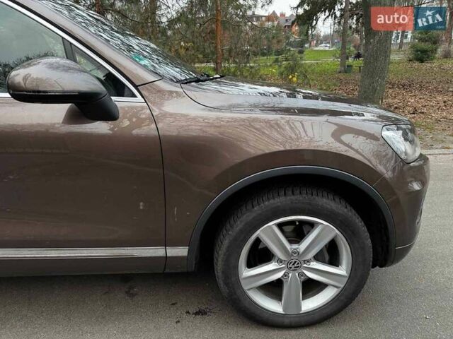 Коричневий Фольксваген Туарег, об'ємом двигуна 3 л та пробігом 296 тис. км за 19390 $, фото 4 на Automoto.ua