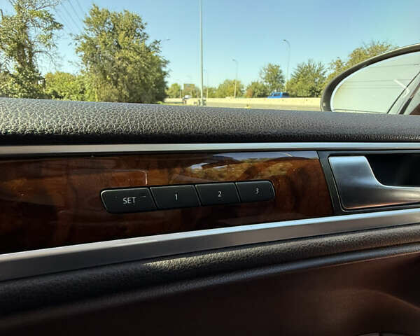 Коричневый Фольксваген Туарег, объемом двигателя 3.6 л и пробегом 206 тыс. км за 20000 $, фото 15 на Automoto.ua