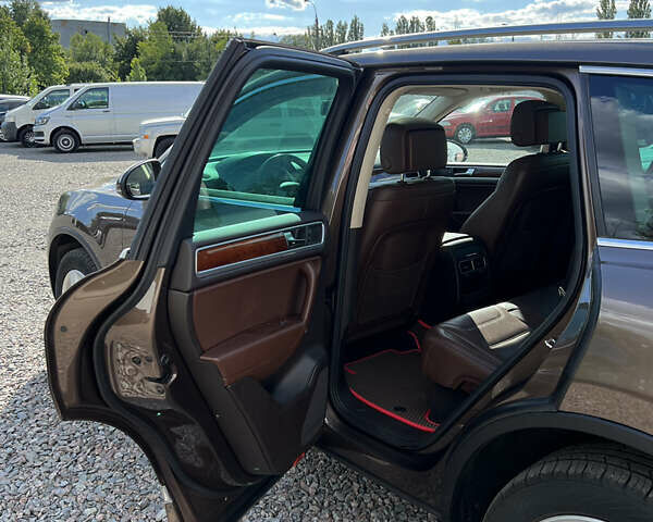 Коричневий Фольксваген Туарег, об'ємом двигуна 3 л та пробігом 251 тис. км за 20900 $, фото 16 на Automoto.ua