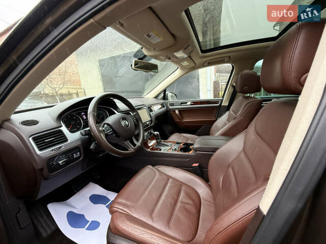 Коричневый Фольксваген Туарег, объемом двигателя 3 л и пробегом 225 тыс. км за 17999 $, фото 17 на Automoto.ua