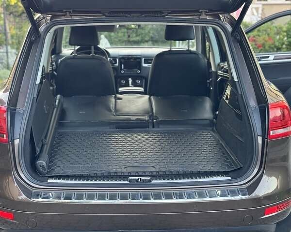 Коричневый Фольксваген Туарег, объемом двигателя 2.97 л и пробегом 237 тыс. км за 17499 $, фото 9 на Automoto.ua