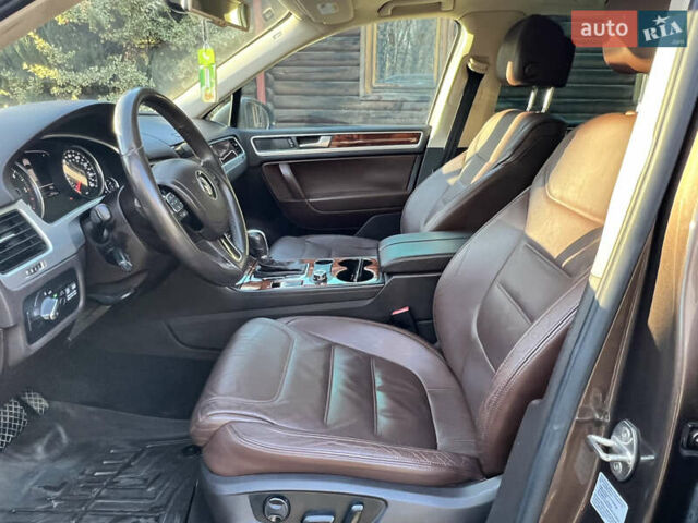Коричневий Фольксваген Туарег, об'ємом двигуна 3 л та пробігом 245 тис. км за 17999 $, фото 33 на Automoto.ua