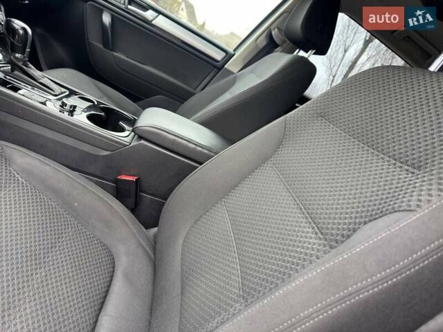 Коричневий Фольксваген Туарег, об'ємом двигуна 0 л та пробігом 199 тис. км за 15999 $, фото 33 на Automoto.ua