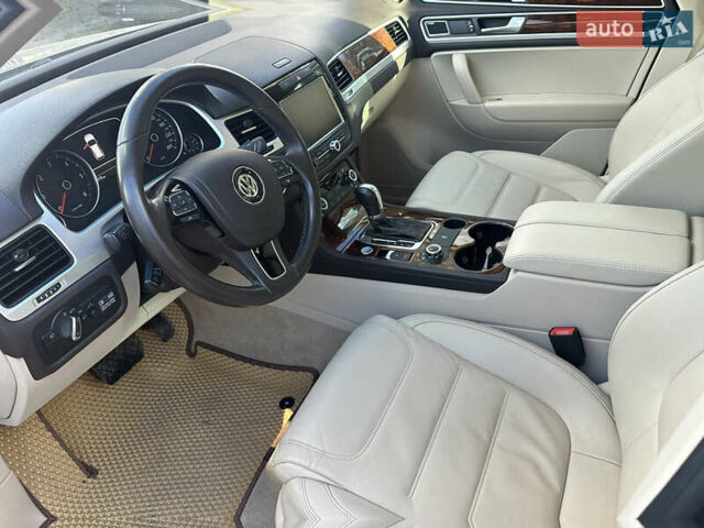 Коричневий Фольксваген Туарег, об'ємом двигуна 2.97 л та пробігом 175 тис. км за 19800 $, фото 10 на Automoto.ua