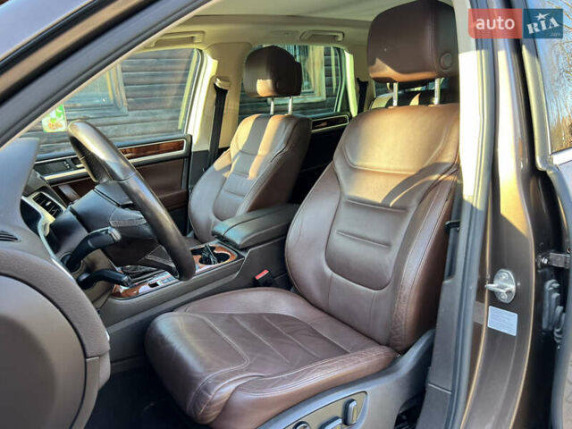 Коричневий Фольксваген Туарег, об'ємом двигуна 3 л та пробігом 245 тис. км за 17999 $, фото 37 на Automoto.ua