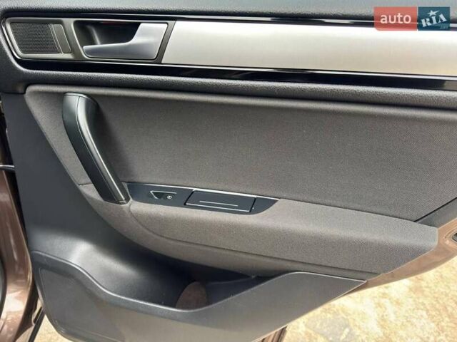 Коричневий Фольксваген Туарег, об'ємом двигуна 0 л та пробігом 199 тис. км за 15999 $, фото 49 на Automoto.ua