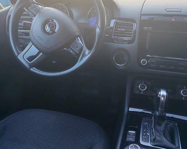 Коричневий Фольксваген Туарег, об'ємом двигуна 3 л та пробігом 319 тис. км за 14900 $, фото 15 на Automoto.ua