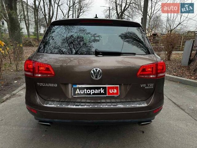 Коричневий Фольксваген Туарег, об'ємом двигуна 3 л та пробігом 296 тис. км за 19390 $, фото 6 на Automoto.ua