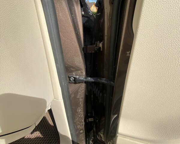 Коричневий Фольксваген Туарег, об'ємом двигуна 2.97 л та пробігом 348 тис. км за 20500 $, фото 14 на Automoto.ua