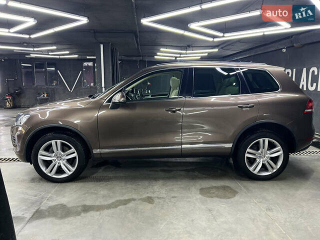 Коричневий Фольксваген Туарег, об'ємом двигуна 2.97 л та пробігом 207 тис. км за 23999 $, фото 2 на Automoto.ua