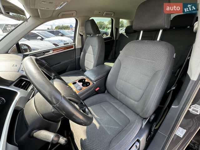 Коричневый Фольксваген Туарег, объемом двигателя 2.97 л и пробегом 214 тыс. км за 17490 $, фото 19 на Automoto.ua