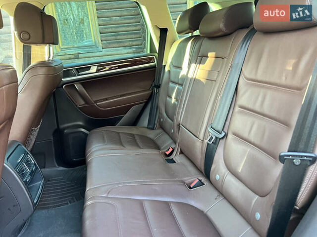 Коричневий Фольксваген Туарег, об'ємом двигуна 3 л та пробігом 245 тис. км за 17999 $, фото 41 на Automoto.ua