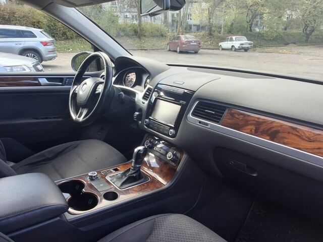 Коричневый Фольксваген Туарег, объемом двигателя 3 л и пробегом 321 тыс. км за 13000 $, фото 4 на Automoto.ua