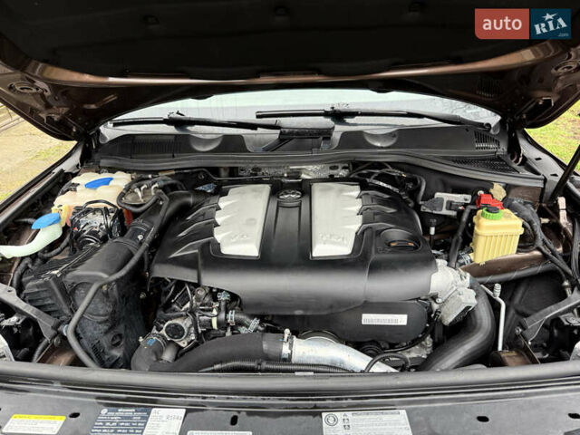 Коричневый Фольксваген Туарег, объемом двигателя 3 л и пробегом 225 тыс. км за 17999 $, фото 60 на Automoto.ua