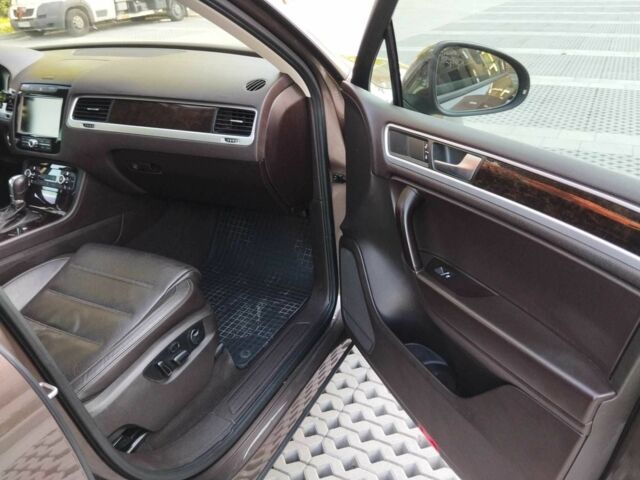 Коричневый Фольксваген Туарег, объемом двигателя 3 л и пробегом 235 тыс. км за 20998 $, фото 8 на Automoto.ua