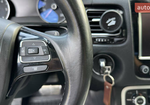 Коричневый Фольксваген Туарег, объемом двигателя 3 л и пробегом 230 тыс. км за 19200 $, фото 22 на Automoto.ua