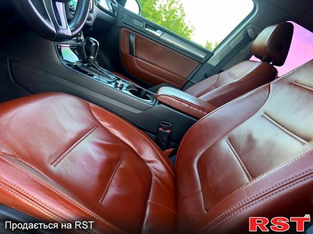 Коричневый Фольксваген Туарег, объемом двигателя 3 л и пробегом 193 тыс. км за 15499 $, фото 4 на Automoto.ua