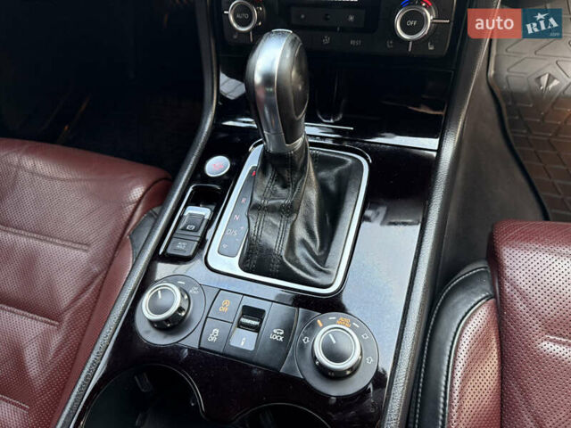 Коричневый Фольксваген Туарег, объемом двигателя 2.97 л и пробегом 228 тыс. км за 18200 $, фото 19 на Automoto.ua