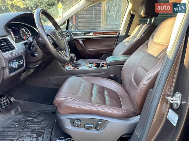 Коричневий Фольксваген Туарег, об'ємом двигуна 3 л та пробігом 245 тис. км за 17999 $, фото 32 на Automoto.ua