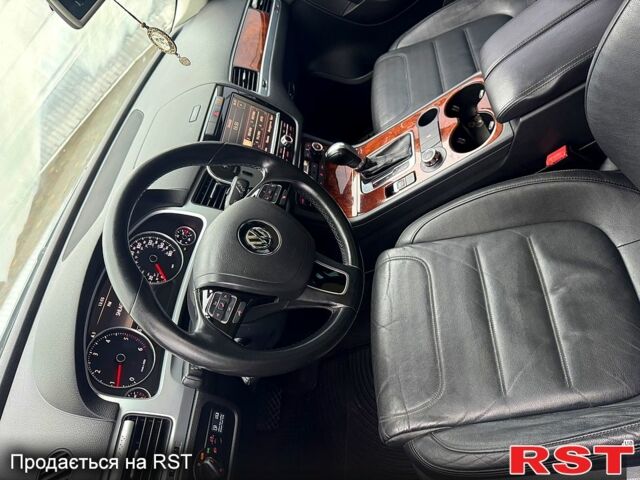 Коричневий Фольксваген Туарег, об'ємом двигуна 2 л та пробігом 345 тис. км за 16500 $, фото 3 на Automoto.ua