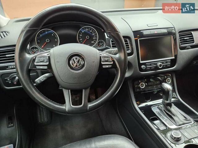 Коричневый Фольксваген Туарег, объемом двигателя 2.97 л и пробегом 340 тыс. км за 17950 $, фото 11 на Automoto.ua
